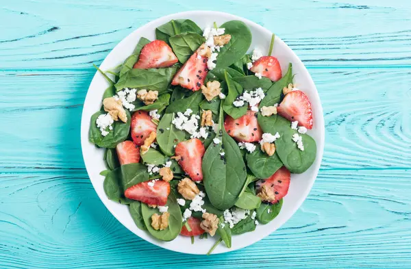 Salade Fraises Aux Épinards Fromage Noix Aliments Sains — Photo