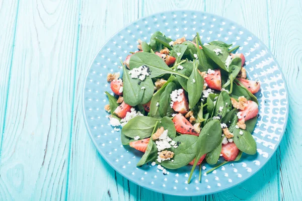 Strawberry Salad Spinach Cheese Walnut Healthy Food — Stock Photo, Image