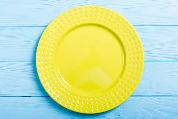 Assiette Jaune Vide Sur Table Bois Fond Vue Supérieure — Photo