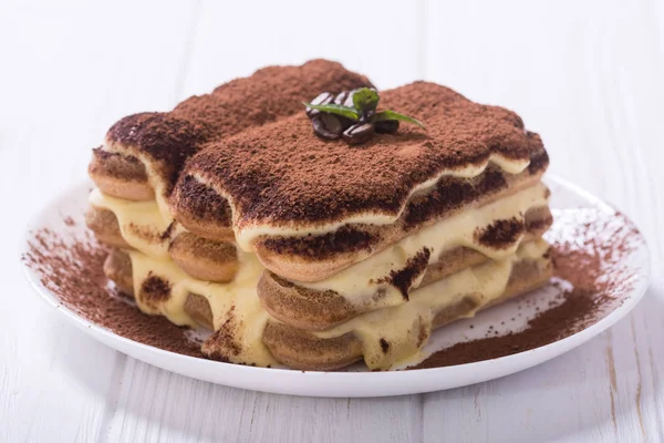 Huisgemaakte Tiramisu Taart Zoete Italiaans Dessert Voedsel Achtergrond — Stockfoto