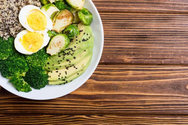 Buddha Bowl Met Quinoa Eieren Avocado Spruitjes Broccoli Voedsel Vegan — Stockfoto