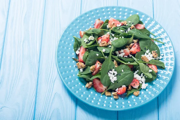 Erdbeersalat Mit Spinat Käse Und Walnuss Gesunde Ernährung — Stockfoto