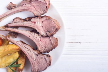 Patatesli ızgara kuzu rafı 