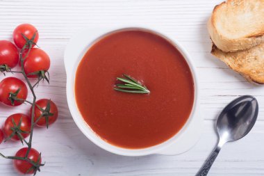 Kasede taze domates kremaçorbası 