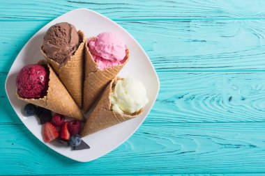 dondurma waffle koniler 