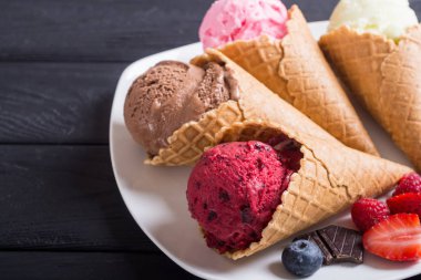 dondurma waffle koniler 