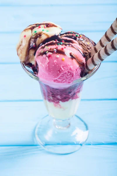 Helado en helado en helado —  Fotos de Stock