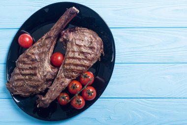 Izgara sığır tomahawk biftek 