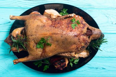 Fırında ördek rosto