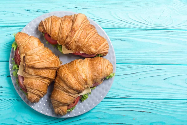 Francuski croissant kanapka — Zdjęcie stockowe