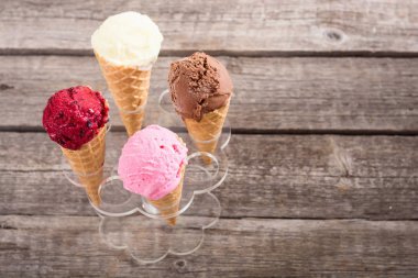 dondurma waffle koniler 