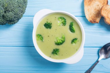 Kase taze brokoli krem çorbası 