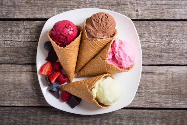 dondurma waffle koniler 