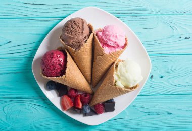 dondurma waffle koniler 