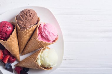 dondurma waffle koniler 