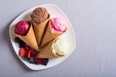 dondurma waffle koniler 