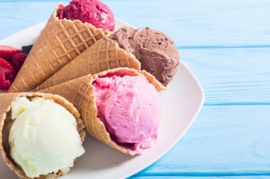 dondurma waffle koniler 