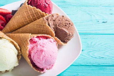 dondurma waffle koniler 