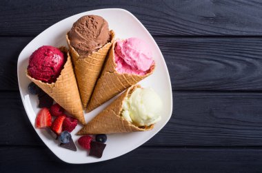 dondurma waffle koniler 