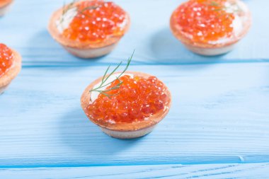 Kırmızı havyar ile Tartalet