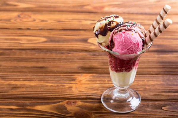 Helado en helado en helado —  Fotos de Stock