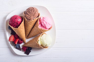 dondurma waffle koniler 