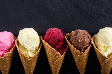 dondurma waffle koniler 