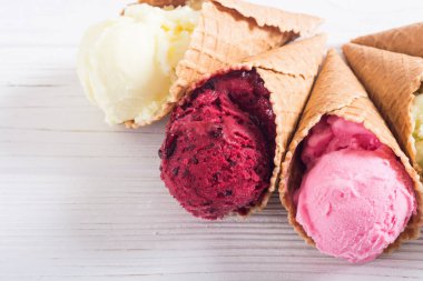 dondurma waffle koniler 