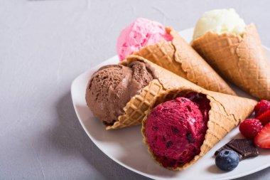 dondurma waffle koniler 