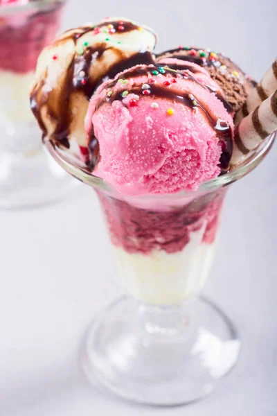 Helado en helado en helado —  Fotos de Stock