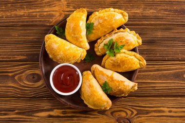 Soslu Latin Amerika pişmiş sığır empanadas