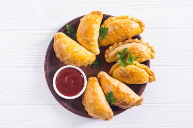 Soslu Latin Amerika pişmiş sığır empanadas