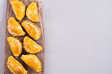 Soslu Latin Amerika pişmiş sığır empanadas