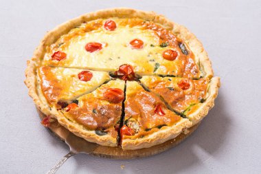 Domates ile Ispanak Quiche lorraine