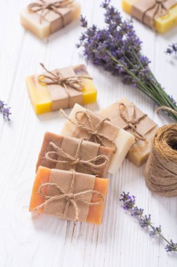 Lavander ile el yapımı doğal sabun 