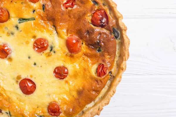 Espinacas Quiche lorraine con tomates — Foto de Stock