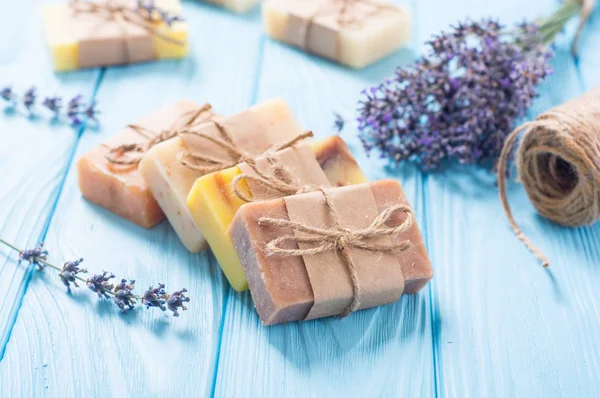Handmade natural soap with lavander — Stock Photo, Image