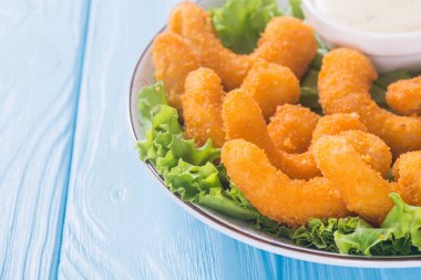 Sos ve kireç ile meyilli Karides