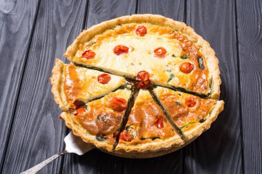 Domates ile Ispanak Quiche lorraine