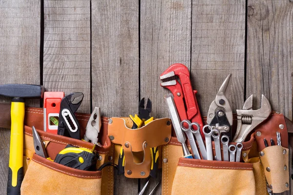 Verktygsbälte med handverktyg — Stockfoto