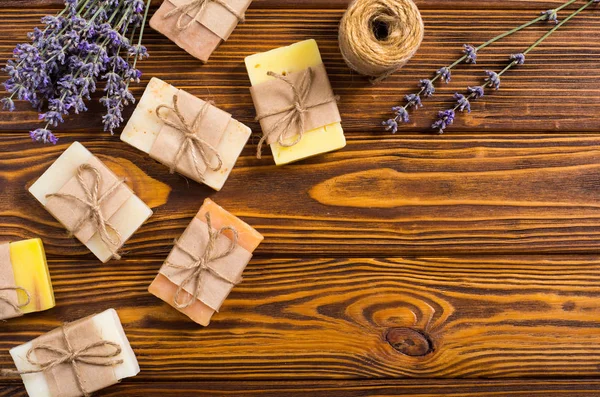 Sapone naturale fatto a mano con lavanda — Foto Stock