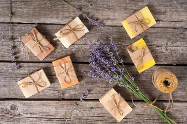 Lavander ile el yapımı doğal sabun 