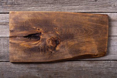 Ahşap arka planda kırsal kesim tahtası. Yemek hazır.