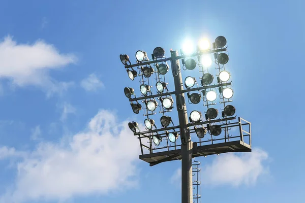 Futebol Estádio Luzes Sobre Céu Nublado — Fotografia de Stock