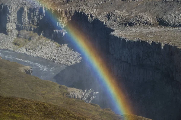 Arcobaleno sul canyon — Foto Stock