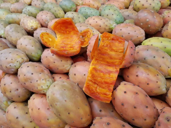 Fruta Cacto Pêra Espinhosa Venda Restos Frutas Descascadas Meio — Fotografia de Stock
