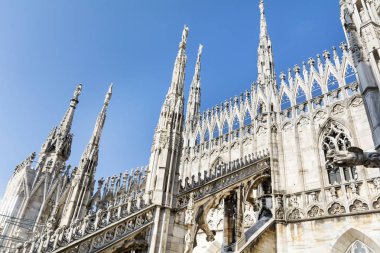 Çatı Duomo di Milano, Milan katedral kilise, Lombardiya, Kuzey İtalya parçaları