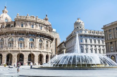 Genoa, İtalya-Haziran 27,2018: Piazza De Ferrari Main Square Çeşme Cenova İtalya ile