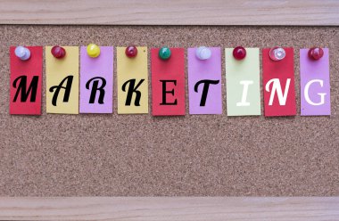 Mantar pano arka plan ve kavramsal metin yapışkan notlar