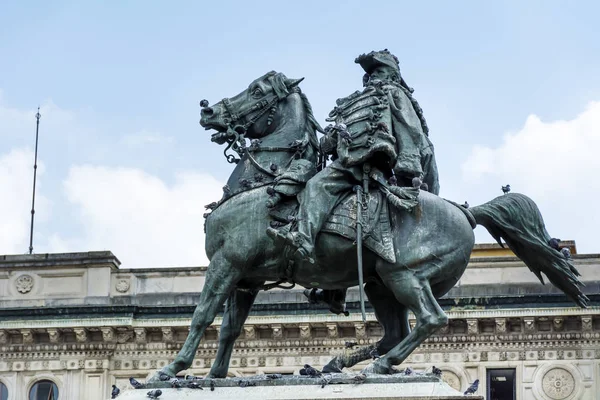 Estátua Equestre Rei Vittorio Emanuel Piazza Del Duomo Milão Norte — Fotografia de Stock